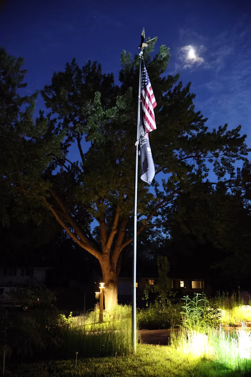 How Solar Flagpole Lighting Coverage Affects Flag Visibility